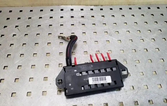 Volvo XC70 Fuse module 9162323
