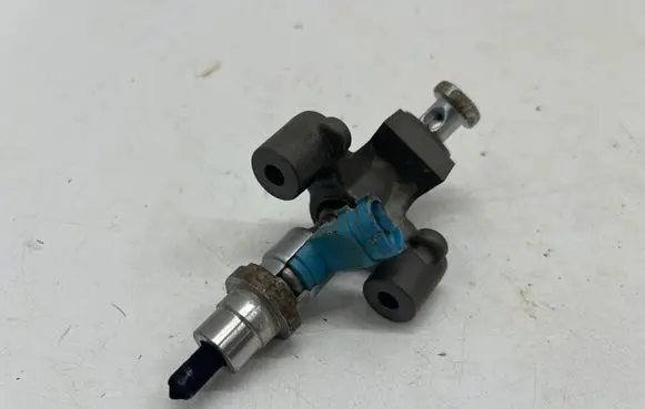 Toyota Hilux VIII AdBlue injector 2370711010 016003H