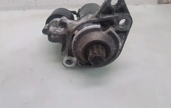 Volkswagen Golf IV Starter motor 020911023F 0001121006