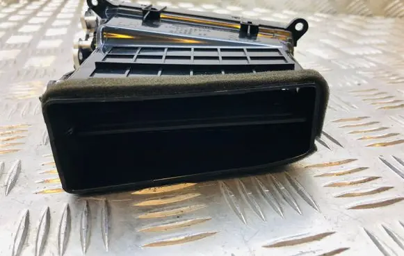 Hyundai Santa Fe Dash center air vent grill 974202B900