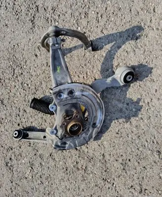 BMW 7 G11 G12 Front wheel hub spindle knuckle 688437901
