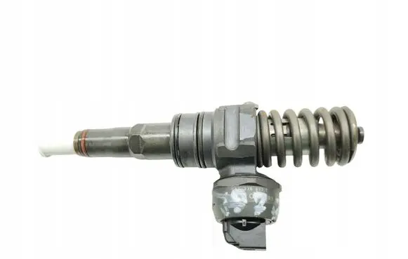 Volkswagen Polo IV 9N3 Fuel injector 