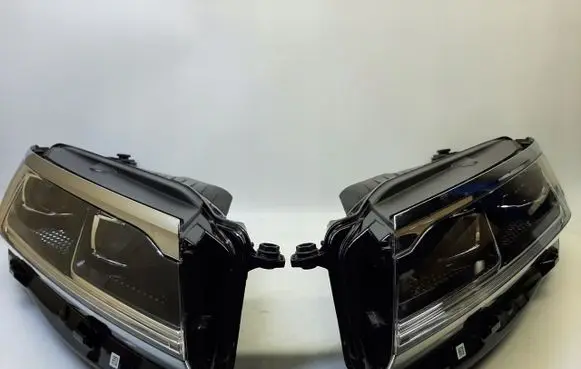 Volkswagen Touareg III Headlights/headlamps set 761941035B