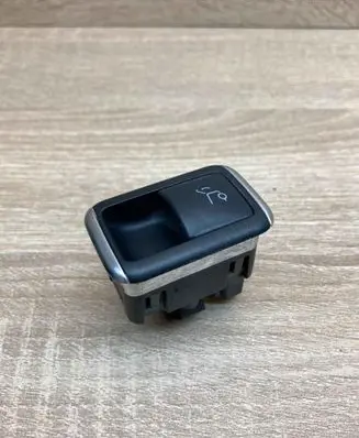 Mercedes-Benz ML W166 Tailgate opening switch A1668707610 10022012