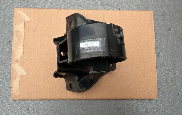 Jeep Cherokee XJ Engine mount bracket 52059201AC