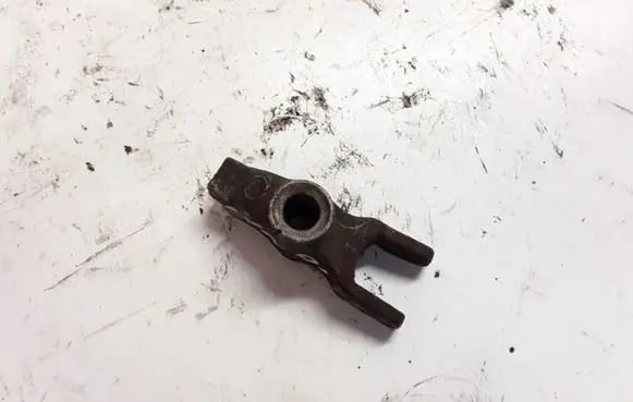 Opel Insignia A Fuel Injector clamp holder 4763