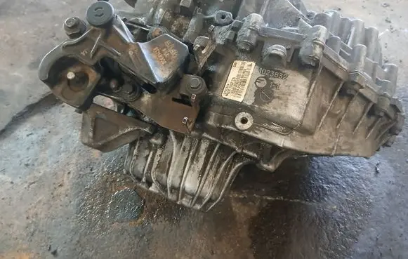 Volvo XC90 Manual 5 speed gearbox 1023832