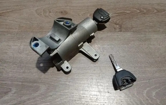 Volvo S60 Ignition lock 8626324 16164