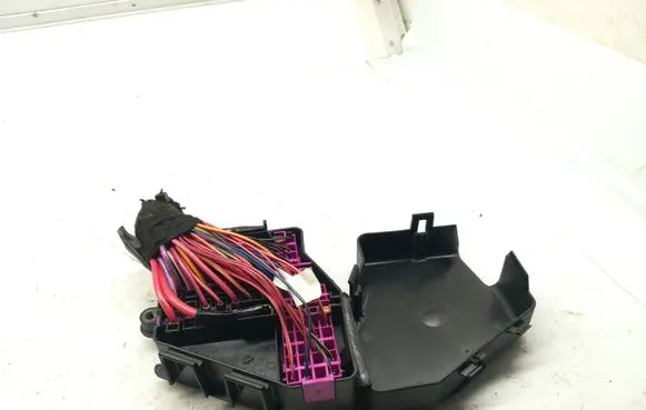 Audi A8 S8 D2 4D Fuse module 4E0941824C