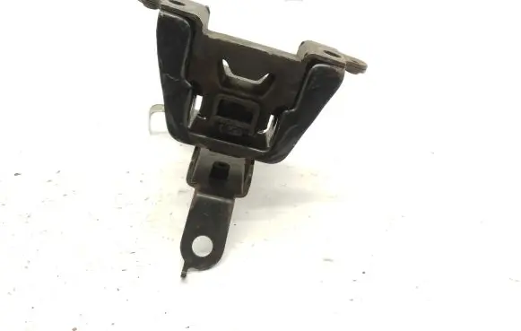 Toyota Aygo AB10 Engine mount bracket