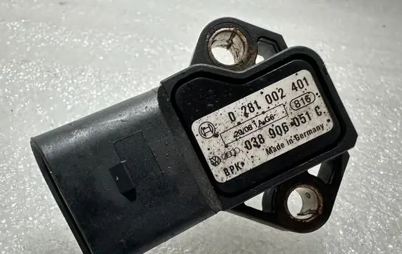 Volkswagen Touareg I Air pressure sensor 0281002401 038906051C 2Q081AG6