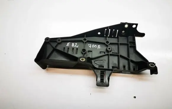 BMW 1 E82 E88 Other engine bay part 7810180 13627810180