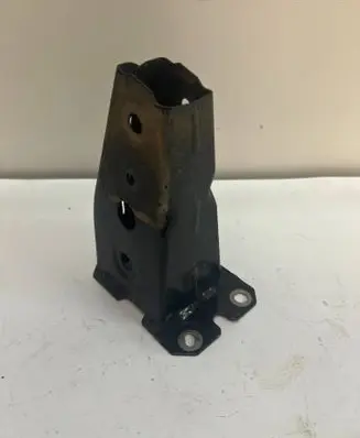 Mazda 3 III Fender mounting bracket