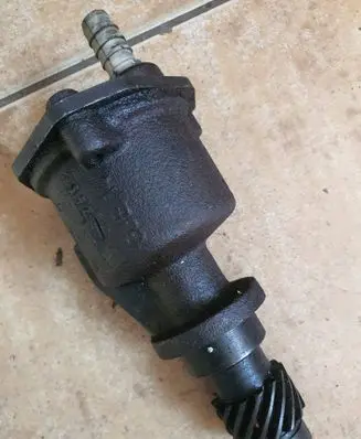 Volkswagen Golf II Vacuum pump 068145135A GJE14 2456