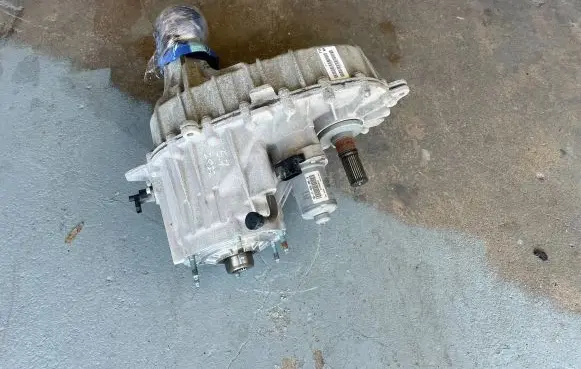 Gearbox transfer box case