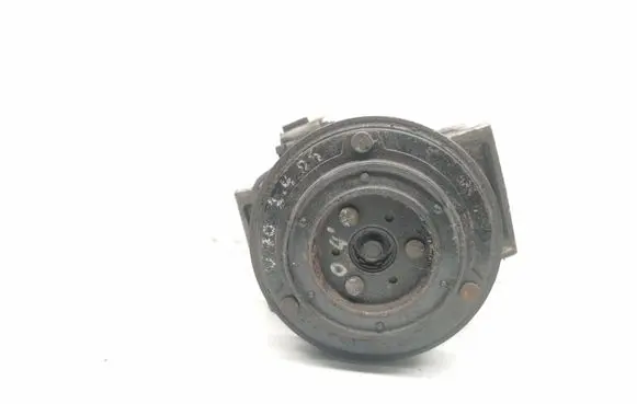 Volvo V70 Air conditioning (A/C) compressor (pump) 8708581