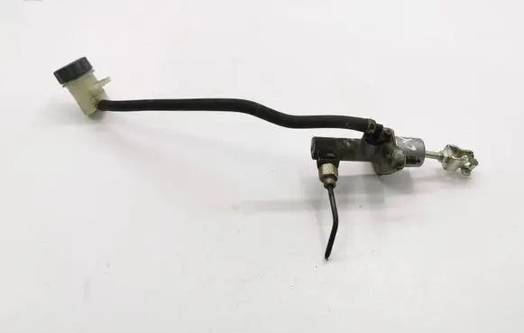 Honda CR-V Clutch master cylinder