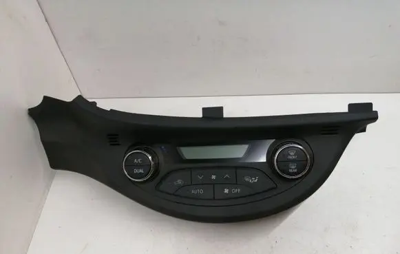 Toyota Yaris Climate control unit 75F206 75F343 559000D330