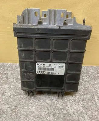 Audi A6 S6 C4 4A Engine control unit/module 028906021K 28SA2484 0281001260