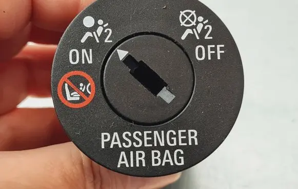 Opel Antara Passenger airbag on/off switch 13577258