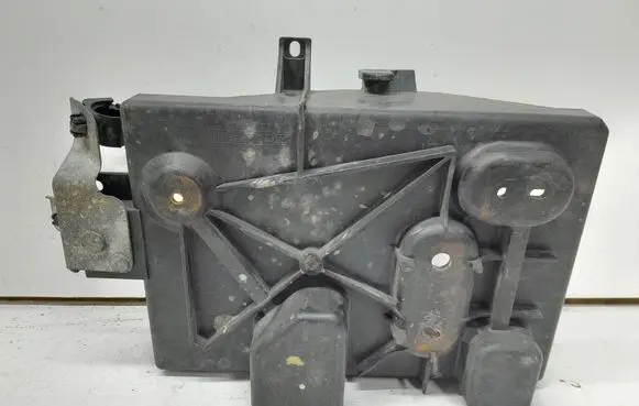 Battery tray