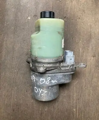 Ford Kuga I Power steering pump 4M513K514CC
