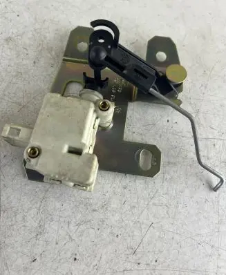 Volkswagen Touareg I Tailgate boot lock/latch motor 7L6827425