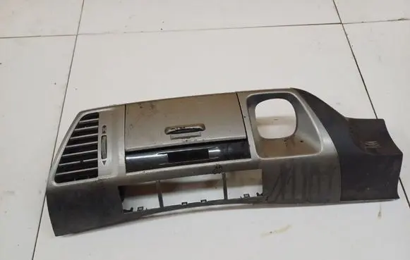 Dash center air vent grill