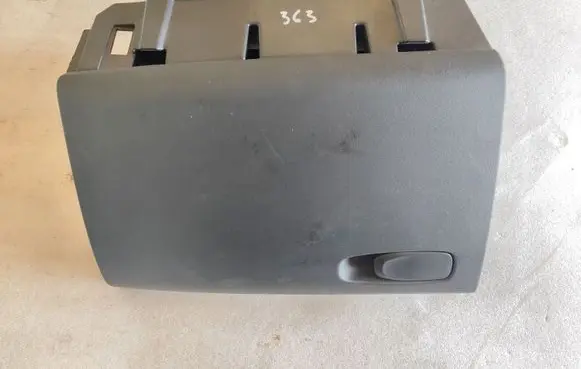 Volvo V40 Glove box 39815931