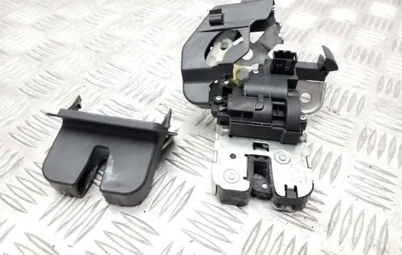 Audi A5 Sportback 8TA Tailgate/trunk/boot lock/catch/latch 8K9827505A
