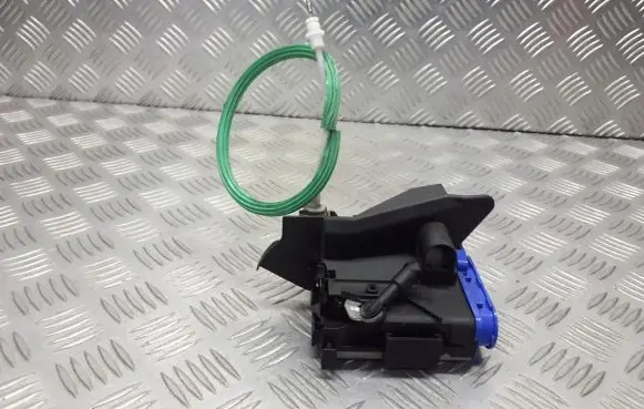 Audi A3 S3 8L Rear door lock 8D0839015A