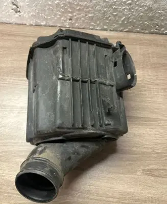 Air filter box