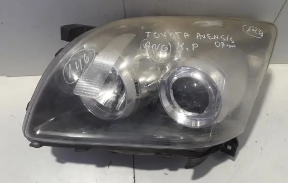 Toyota Avensis T250 Headlight/headlamp HCHR568