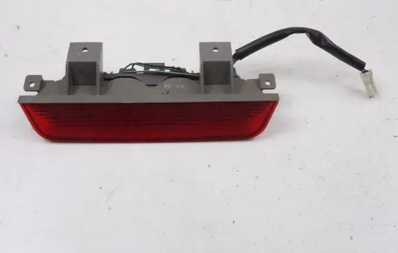 Mitsubishi Space Runner Third/center stoplight 050-9140
