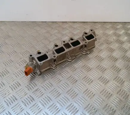 Volkswagen Tiguan Fuel main line pipe 31178892AQ
