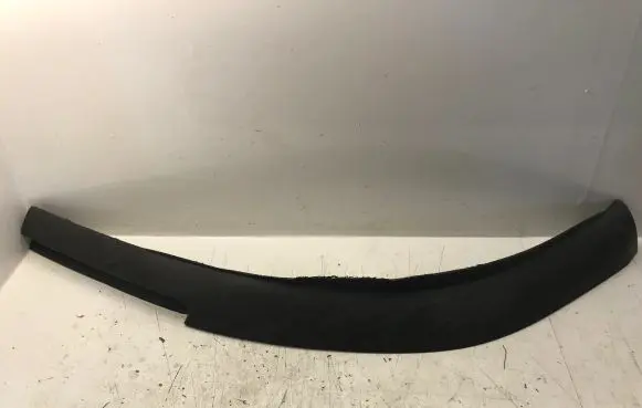 Front bumper lip