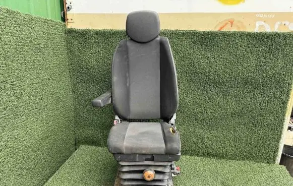 Renault Master III Front driver seat 870500604R