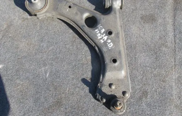 Opel Corsa D Front lower control arm/wishbone