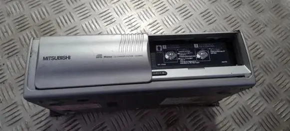 Mitsubishi Grandis CD/DVD changer mz312569 41745039c