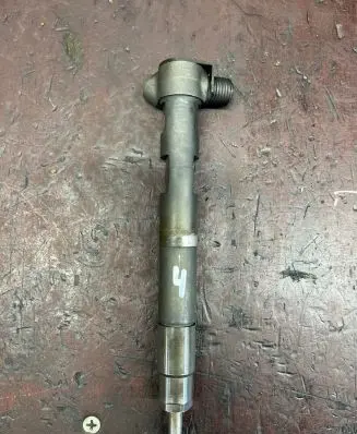 Mercedes-Benz C W204 Fuel injector P70XRXRHTA 4ZE59C1RTY 2325701240843