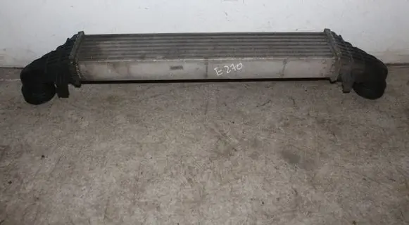 Mercedes-Benz E W211 Intercooler radiator A2115001102