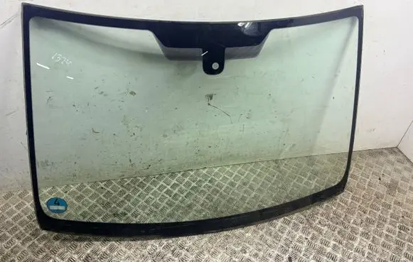 Toyota Corolla Verso AR10 Front windscreen/windshield window 