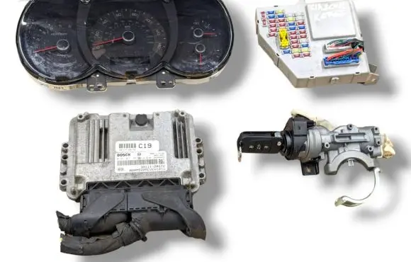 KIA Soul Engine ECU kit and lock set 0281017146 39111-2A172