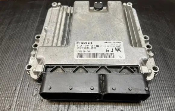 Honda CR-V Engine control unit/module ECU 37820RSXF06 1039T20897 0281034984