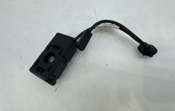 Tesla Model 3 Aerial antenna amplifier 150942000D
