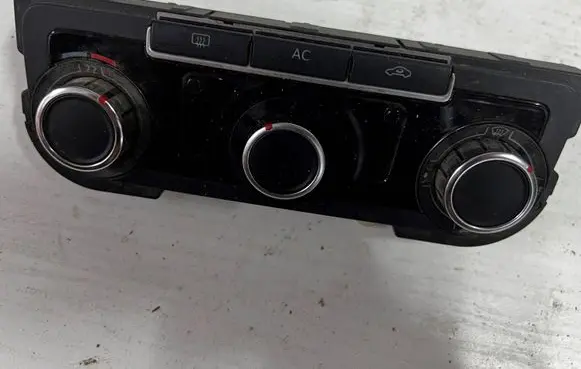 Volkswagen Golf VI Climate control unit 3C8907336 5HB00975100