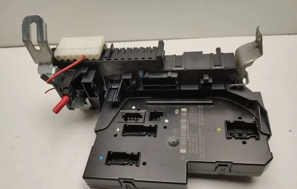 Mercedes-Benz E W212 Fuse module A2129004201