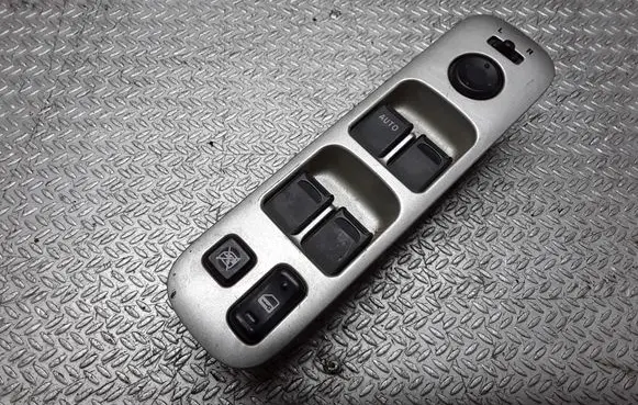 Suzuki Liana Electric window control switch