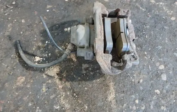 Mercedes-Benz CLS C219 Rear brake caliper 