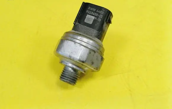 BMW 3 E36 Air conditioning (A/C) pressure sensor 932365801